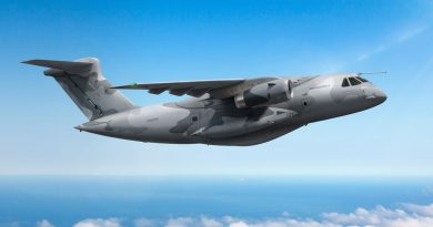 Tri odtiene sivej – prvý český C-390 dostáva finálnu podobu